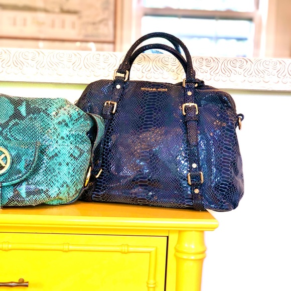 Micheal Kors Turquoise Snake Skin Bag - Picture 14 of 16
